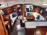 Beneteau Oceanis 473 saloon